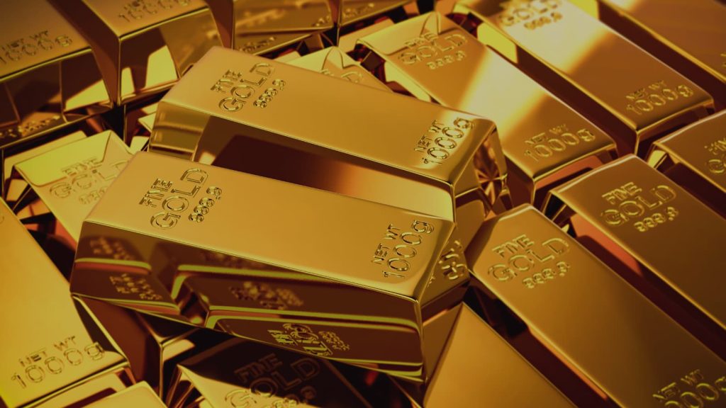 Gold price holds strong above $2,400 due to a weaker US Dollar and political uncertainty. Traders are awaiting key economic data.