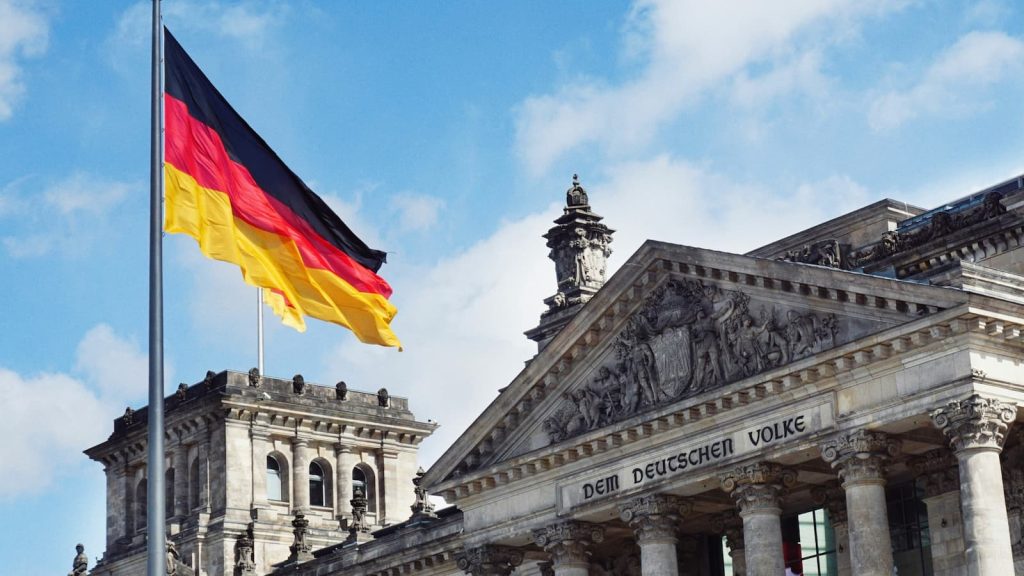 Discover how upcoming German elections could influence EUR. Key insights on EUR risks ahead of the elections.