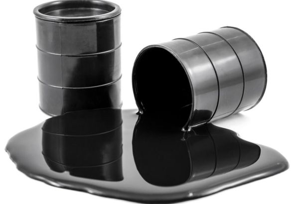 Crude Oil Stockpile Surges 4.2 Million Barrels, Beats Analyst Predictions