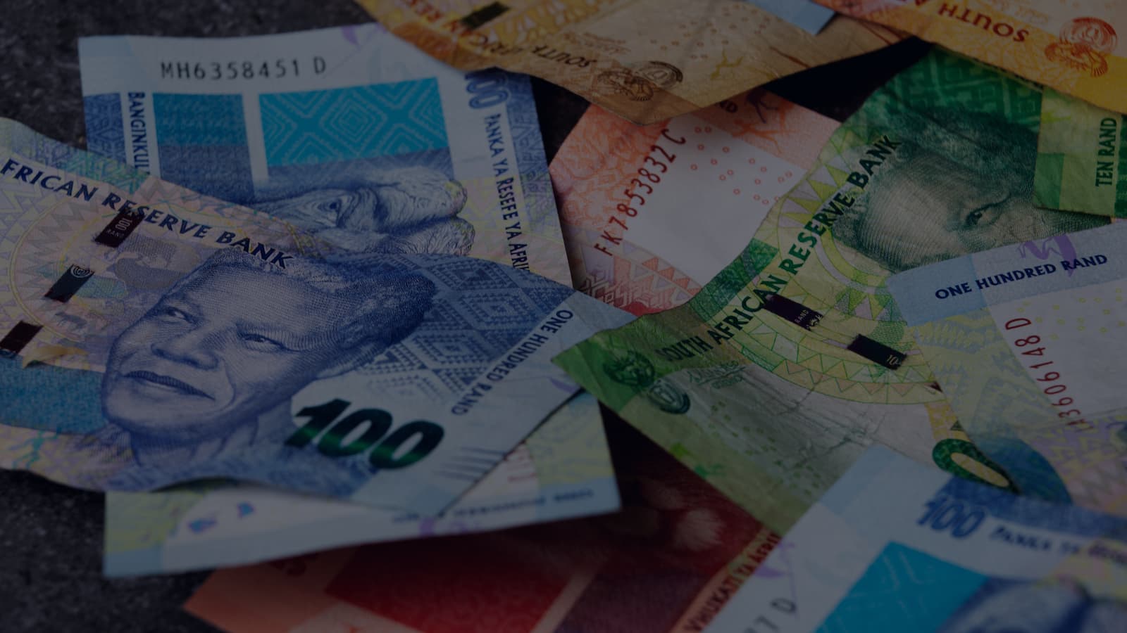 South African Rand Gains Amid Positive Risk Sentiment