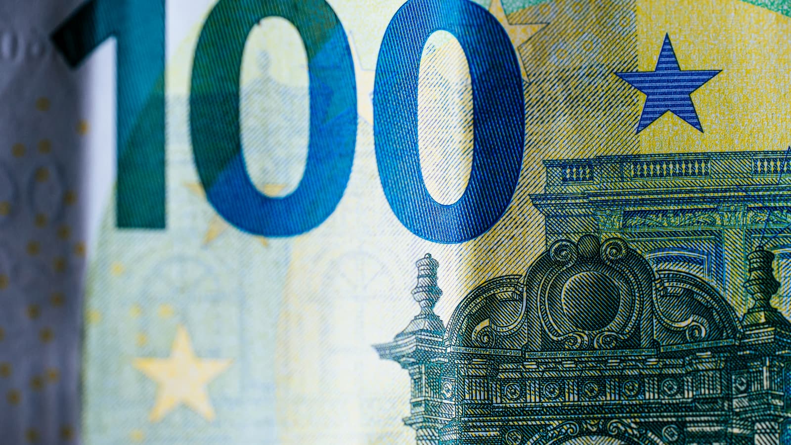 Selling EUR/USD - Key Strategies for Forex Traders in 2024