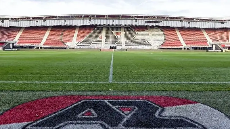 eToro Secures 2-Year Deal with Dutch Football Club AZ Alkmaar