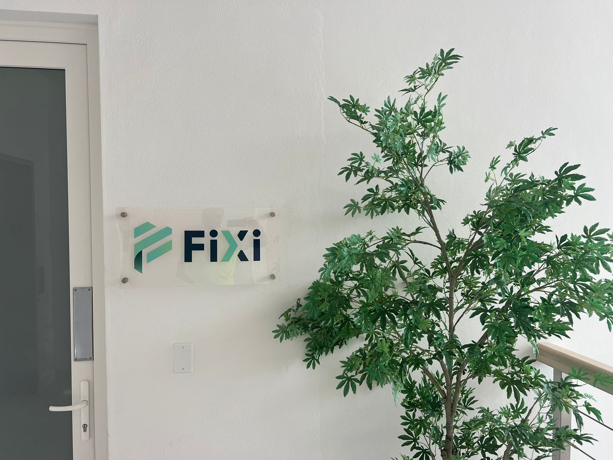 FiXiFX was introduced on the broker review site (FX Nuetral)