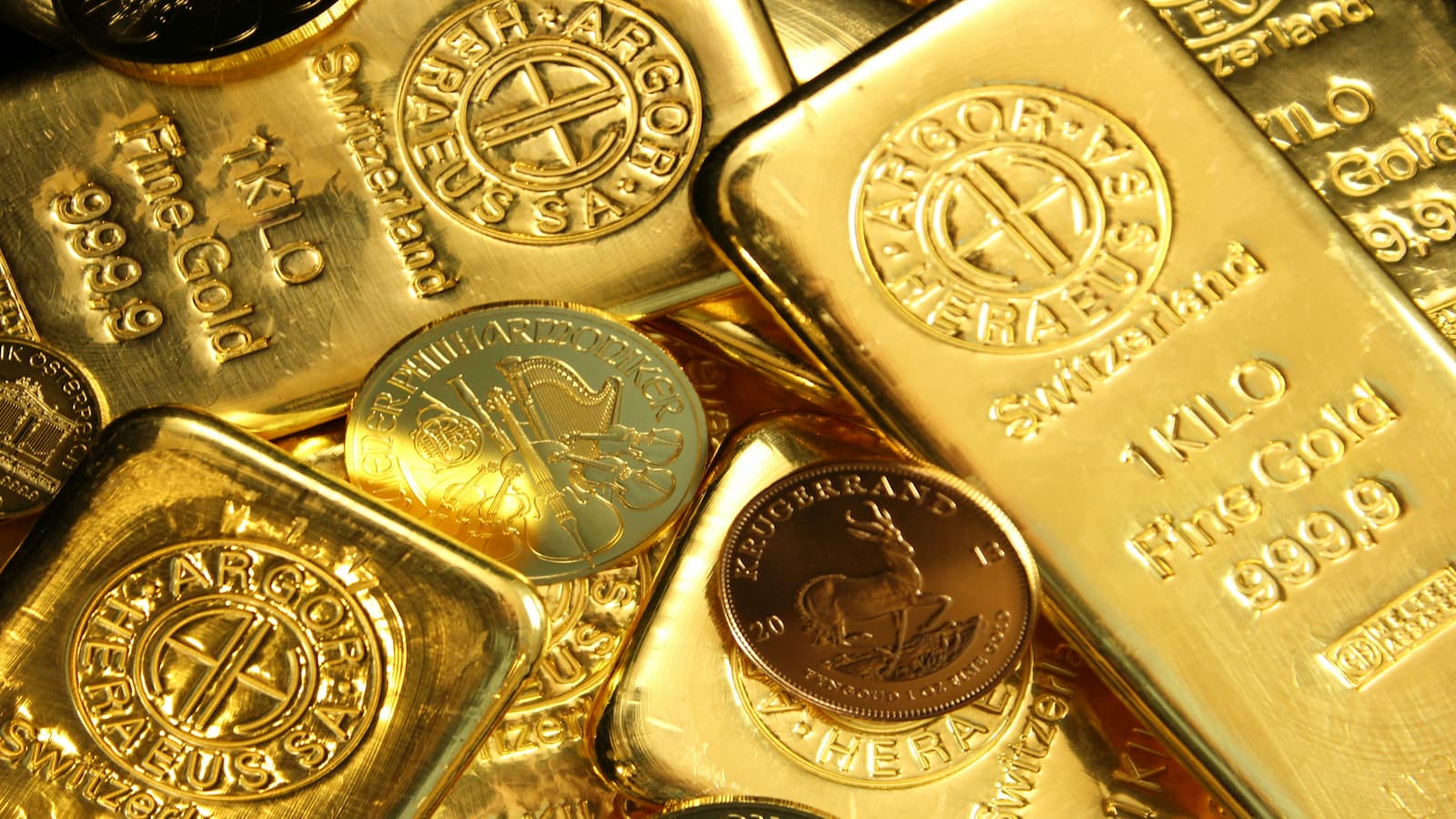 Gold Prices Hold Steady Amid Speculation of Upcoming Rate Cuts